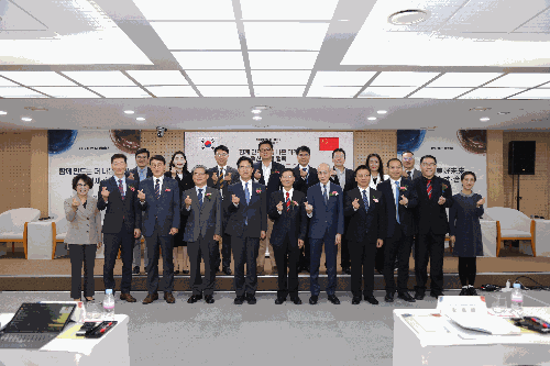 Korea and China Explore Ways for Future Cooperation through Public Service Innovation with AI and Human Resource Development.